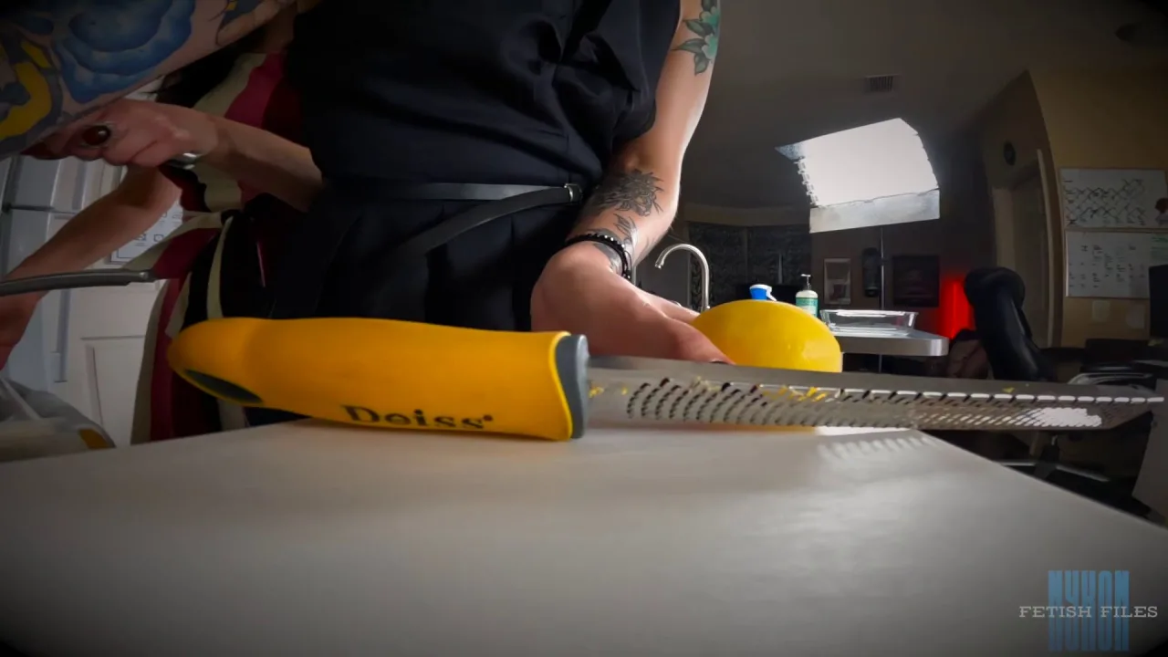 Nyxons Fetish Files – Giantess Nyxon And Mia Hope Tiny Kitchen Help