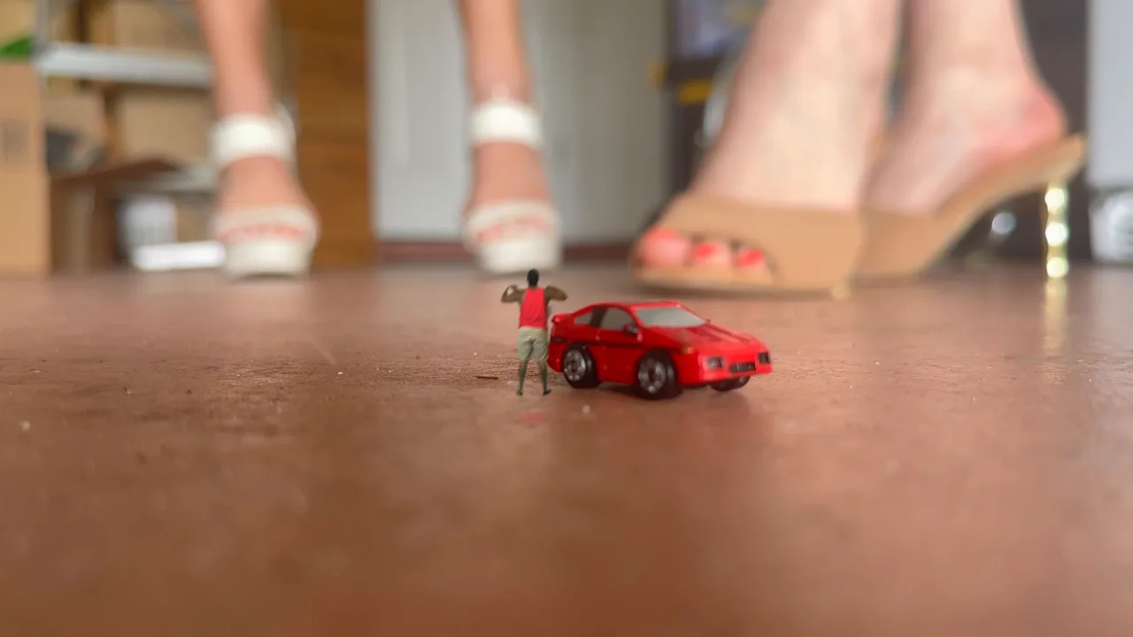 WorldUnseenFilms – Garage Girls