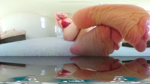 VR Porn Perv – VR360 Girlfriend Crushed Foot Boy ft. Giantess Sarah DiAvola