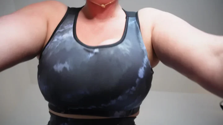 Sasha Curves – Yoga With A Giantess
