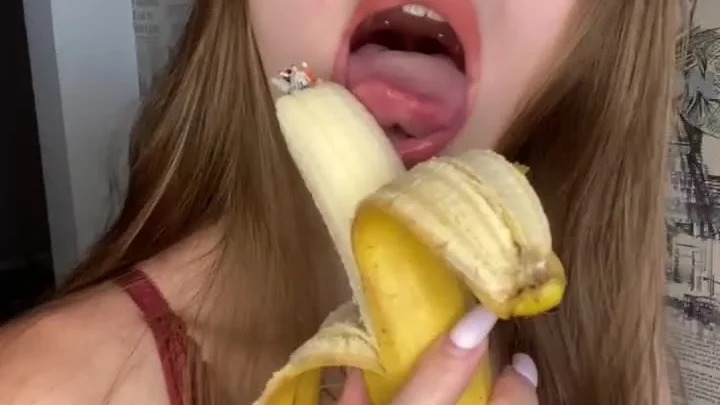 Nelly Giantess – I Have To Eat You With My Banana