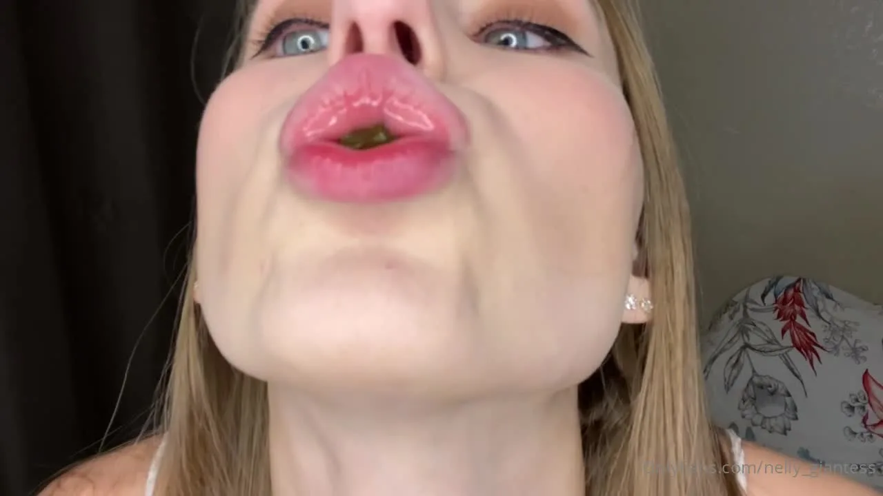 Nelly Giantess – Video With Gummy Bears 2