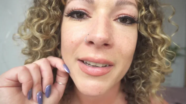 Sasha Curves – A Tiny Snack for a Hungry Giantess