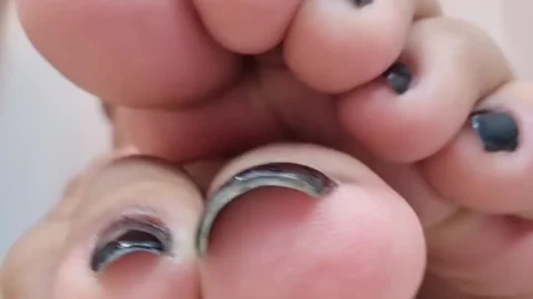 Tiffanies Toes – Giantess Humiliation Joi 3 Second Countdown