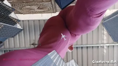 Giantess EditZ – GIANTESS QUINN QUINNS CITY