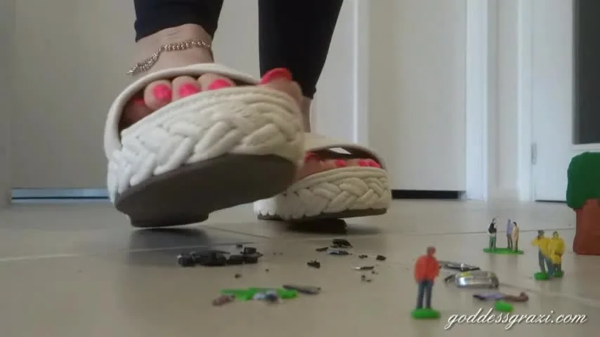 Goddess Grazi – Giantess 3