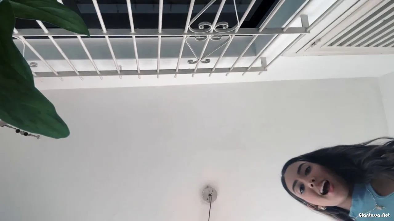 Rise Of The Giantess – Manhandled By Giant Latinas Giantess pov 1080
