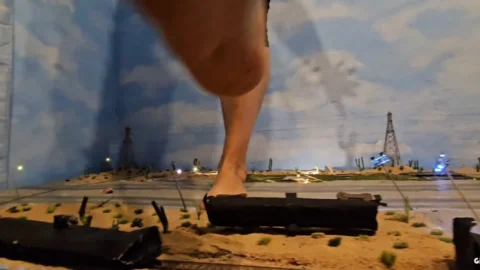 Strength GTS Dioramas – Giantess Diana The 484FT