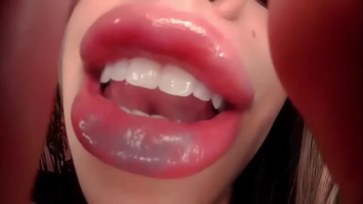 Giantess Katelyn Brooks – Giga Giantess Eats Planet Earth starring Katelyn Brooks