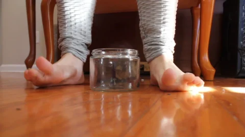 WorldUnseenFilms – Kats Captive