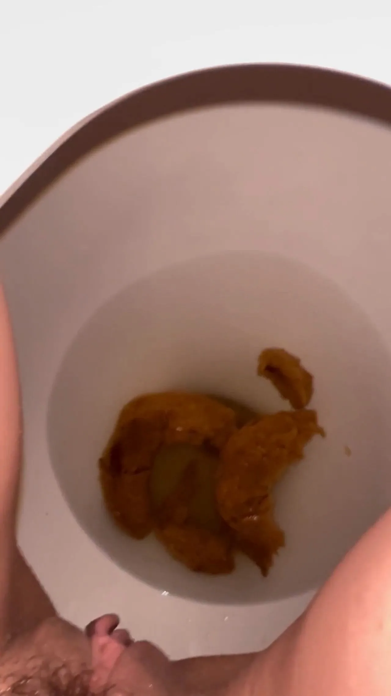 Kaitlyn Katsaros – Morning poop