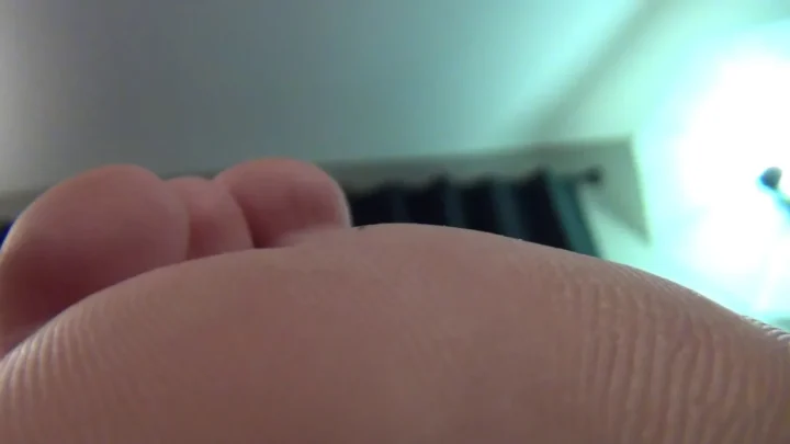 Southern Giantess – Cinamon Steals The Little Slave Boy