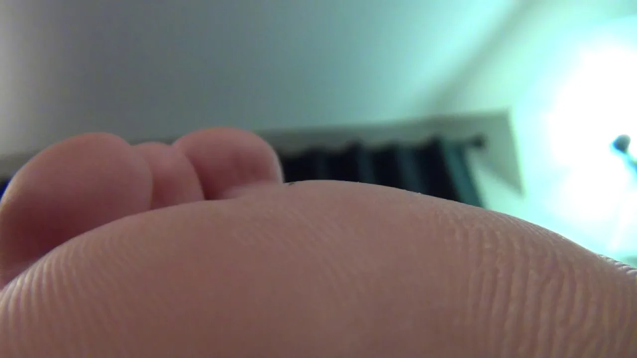 Southern Giantess – Cinamon Steals The Little Slave Boy