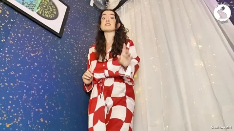 LittleBunnyB – Giantess VS Dust Bunnies