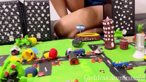 Goddess Samira Said – The giantess Samira enslaves and terrorizes a city sensually (SFX)