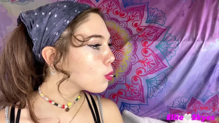 Ellie Skyes – Gentle Giantess Face Focus Fetish