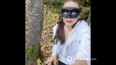 Scat Lina – Unusual jog in the park