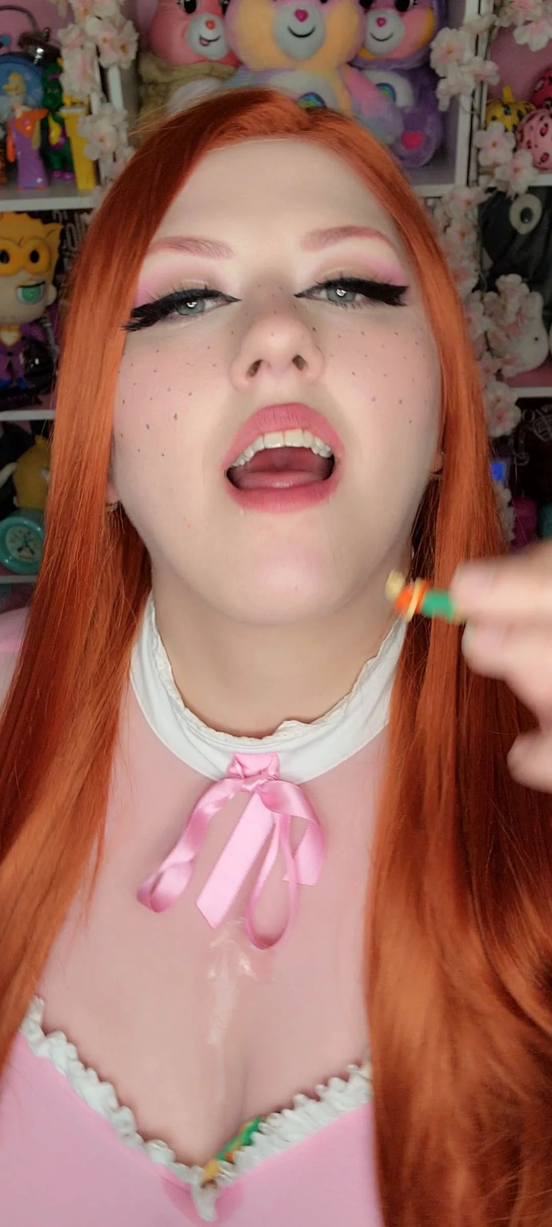 GothAmber – Ginger BBW Giantess Vores Tiny People