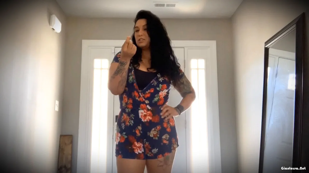 Drea xoxo – Giantess has fun