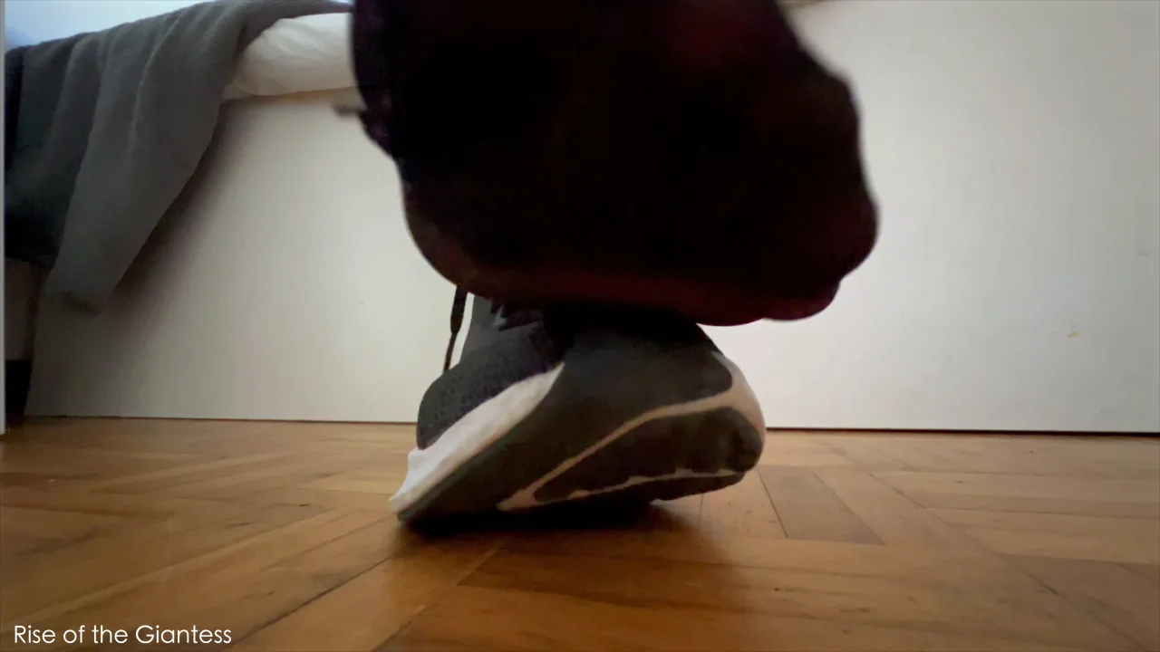 RISE OF THE GIANTESS – Ill Sit Wherever I Want Giantess Kelly