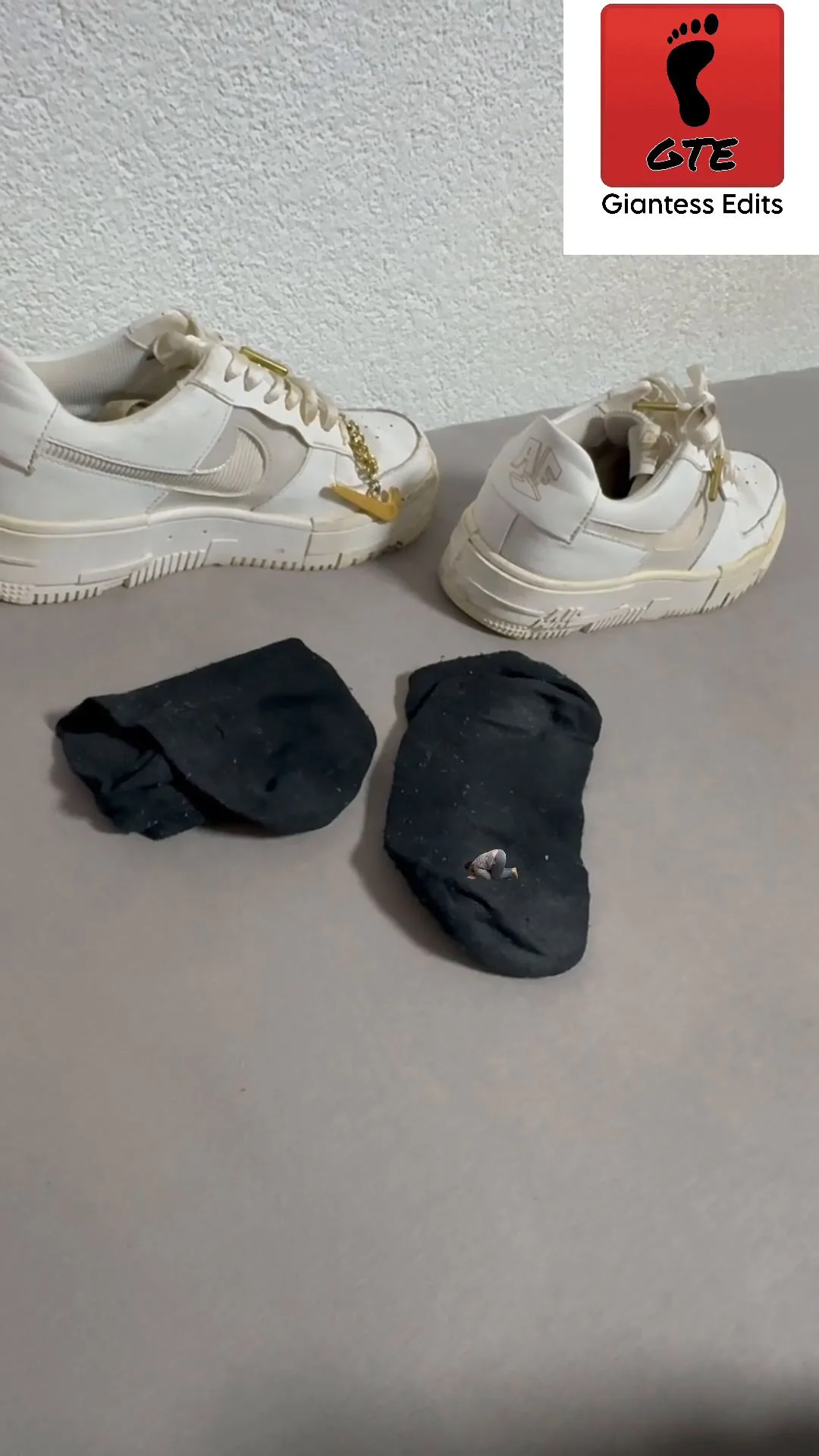 Giantess EditZ – Worship Her Feet, Shoes And Socks Sfx