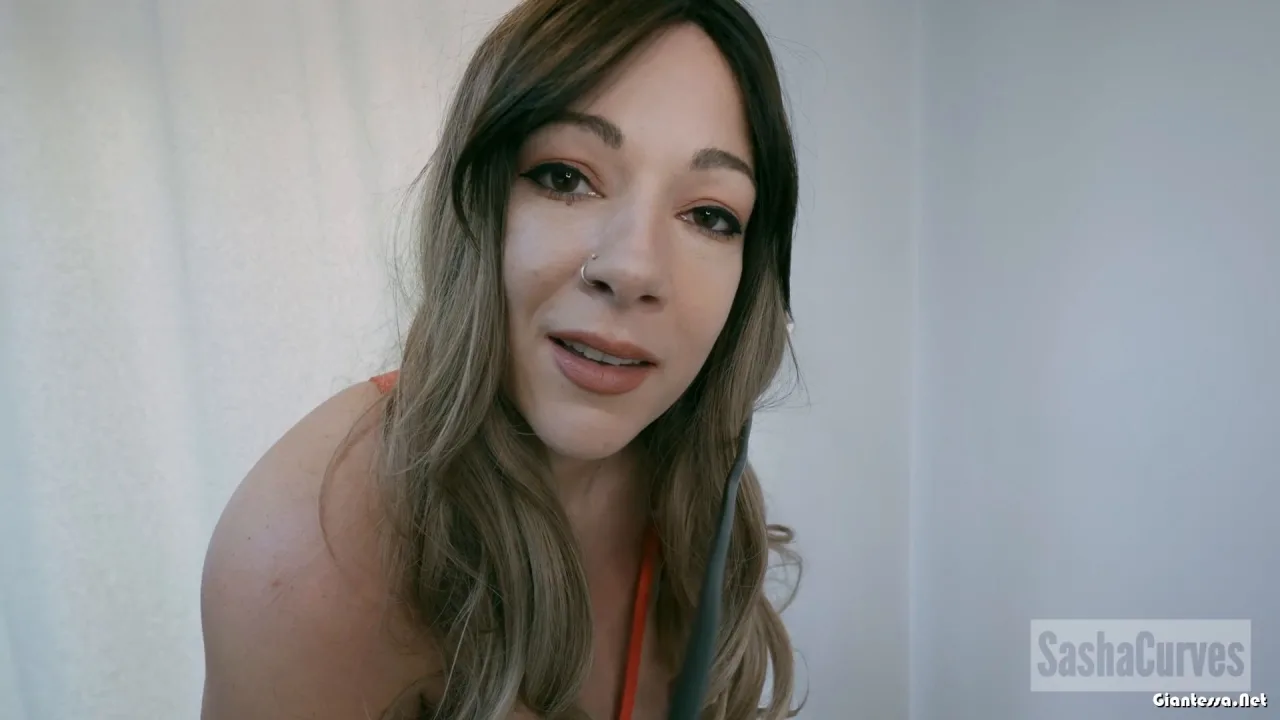 Sasha Curves – The Giantess Games