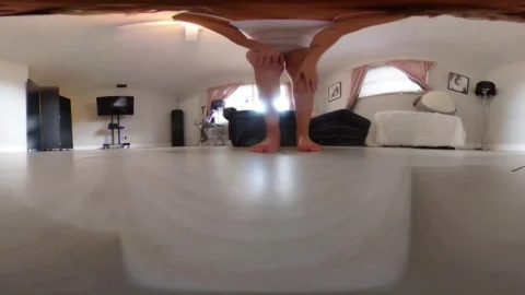 Vore Vixens – A Pleasant Surprise For A Giantess! Ft Nika Venom HD 360 VIRTUAL REALITY VR