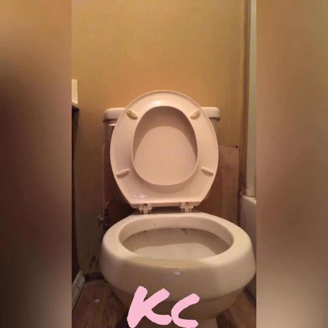 GoddessKinkyCaramel – Booty Shaking Pooping