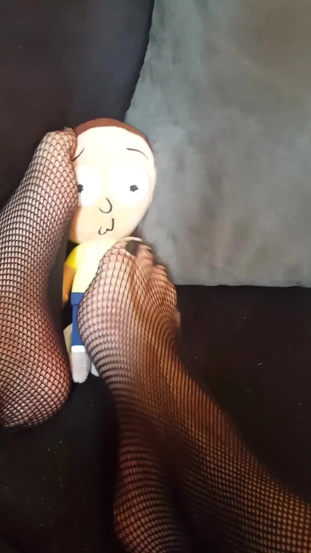 Alicethe Goth – Giantess Feet Crushing Little Man Plush
