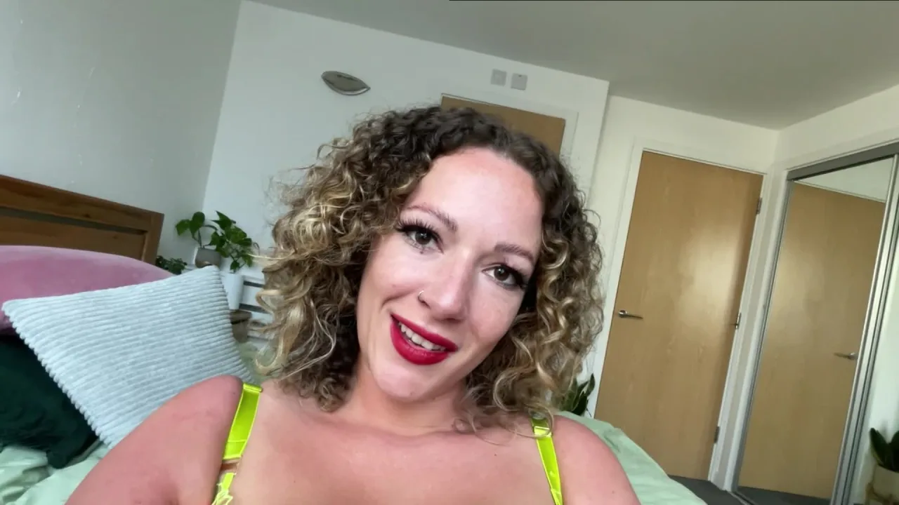 Sasha Curves – Giantess Moms Dirty Little Secret