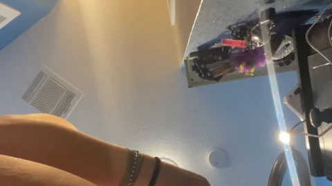 Larger Than Life – Check out this unaware clip starring Maddi