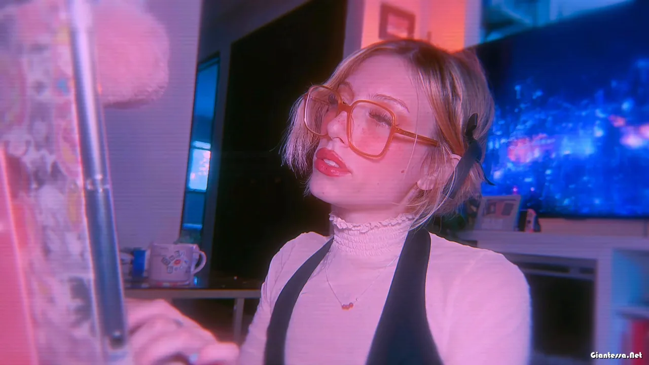 Elle Marz – Rude giant receptionist steals tiny from work ASMR