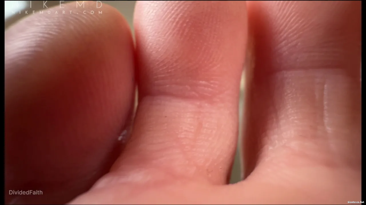 Nikemd – Kristiana Unaware House Guest
