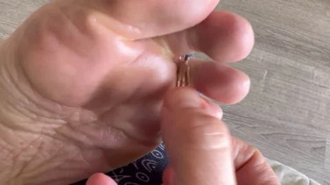 Brianna Kelly – Tiny Foot Cleaner