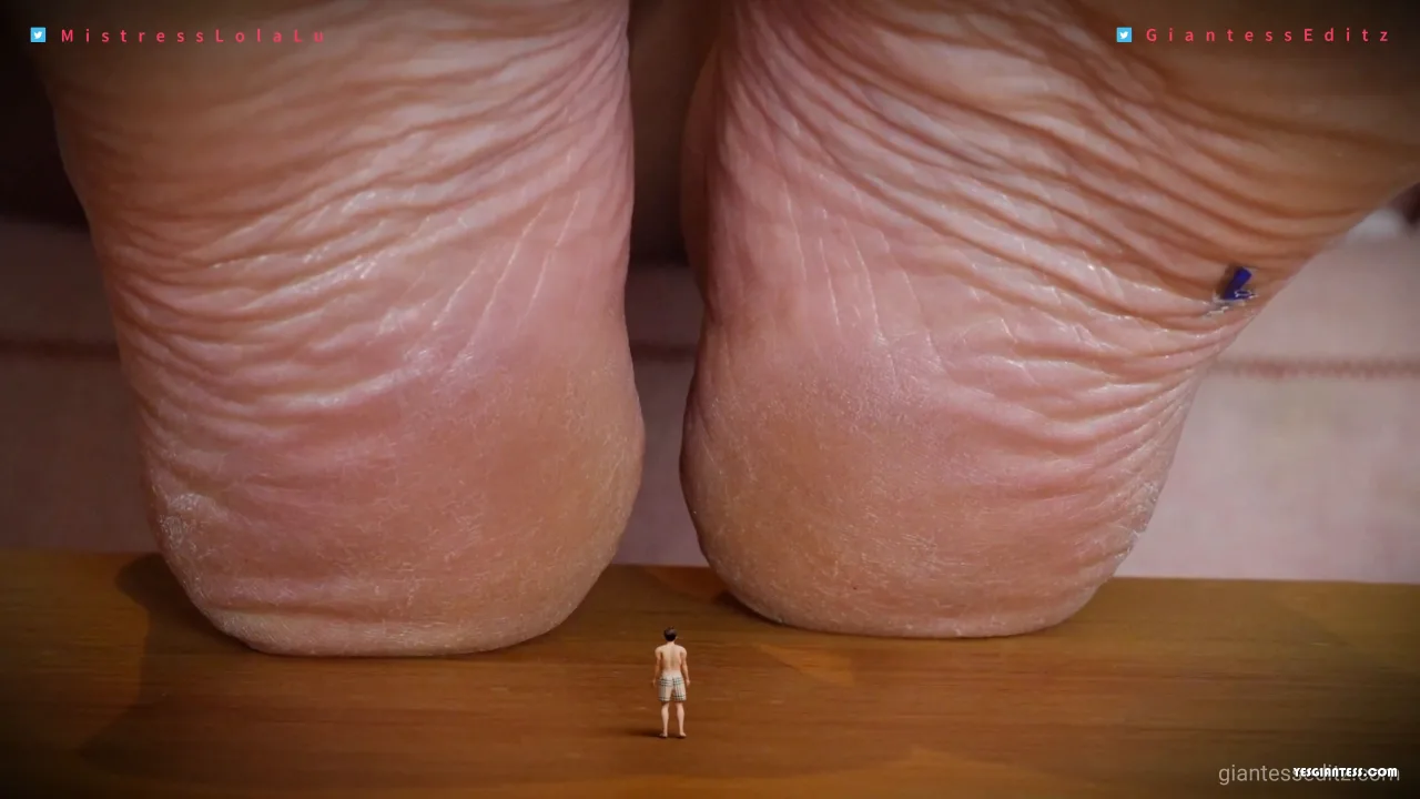 Giantess EditZ – Giantess Lola Giant Stepmom Pt.1