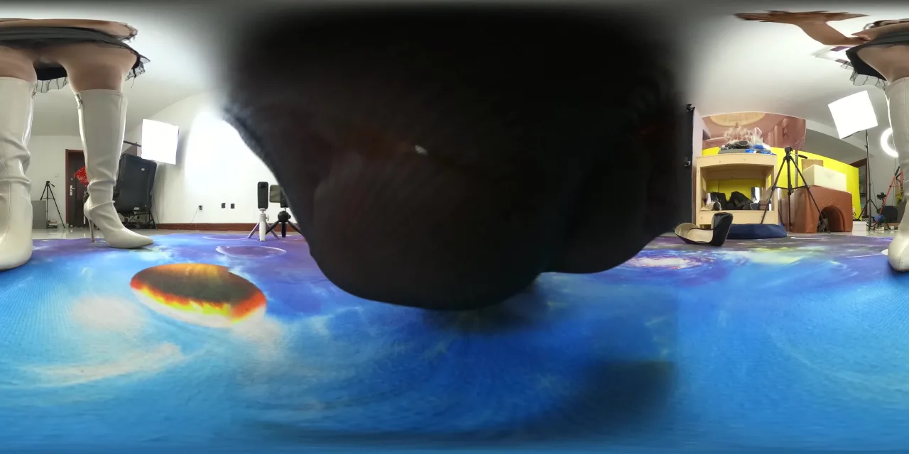 Chinese Giantess – Humiliate Tiny Admirer VR360 4K