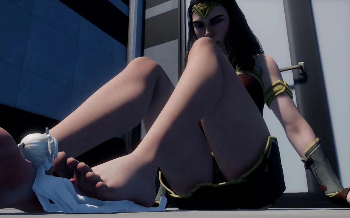 GIantess Wonder Woman Footjob