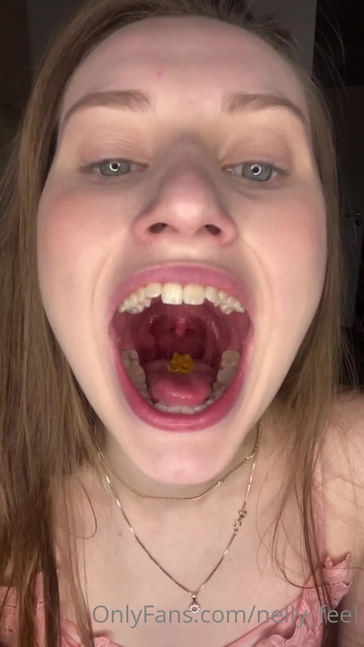 Nelly Giantess – For Those Who Were Waiting For Swallowing Gummy Bears