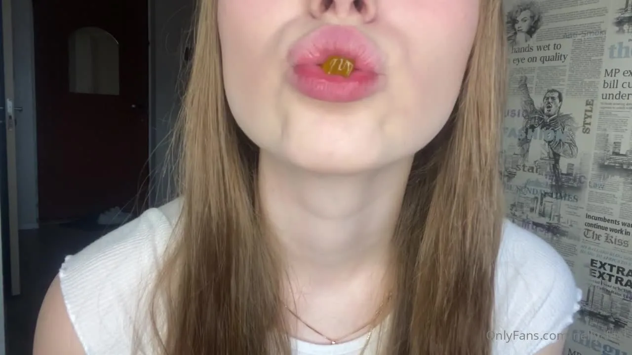Nelly Giantess – These Gummy Bears Themselves Asked Me To Swallow Them
