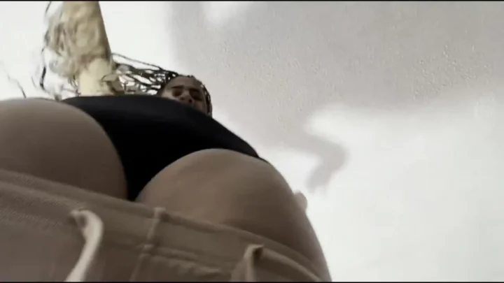 Colombianbigass – Giantess gets pantsed and humiliated