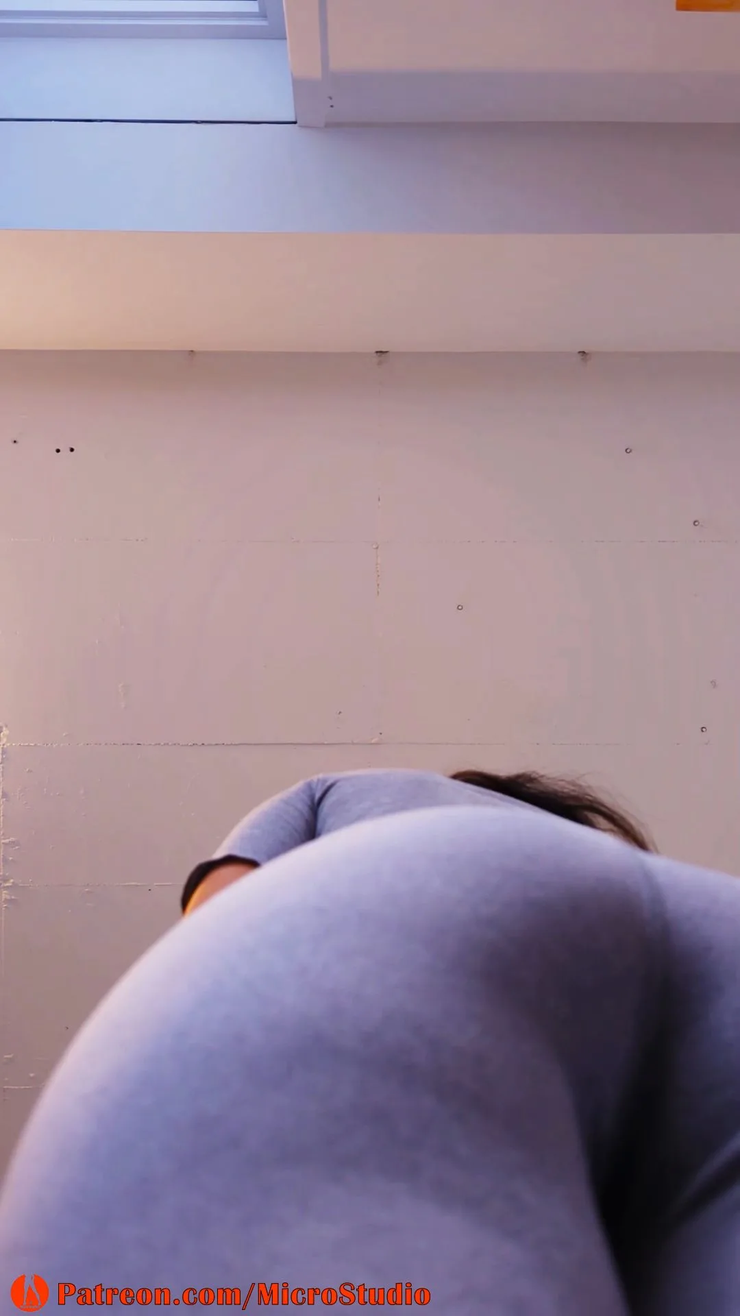 MicroStudio – Giantess Roomate