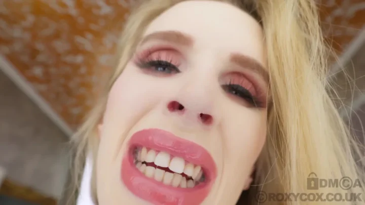 Roxy Cox – Giantess Swallows Tiny Man  Eats Cum